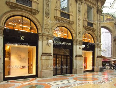 negozi louis vuitton piemonte|louis vuitton milano.